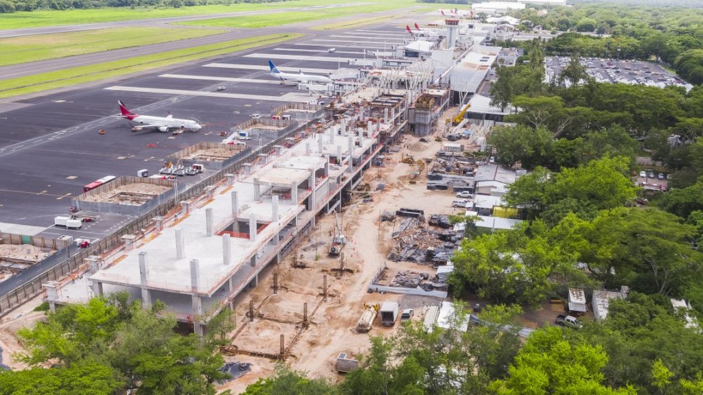 ¿Cuánto ha avanzado la ampliación del Aeropuerto Internacional de El Salvador?
