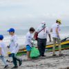 Voluntarios de Holcim limpiaron la playa San Diego en el Día Mundial del Medio Ambiente