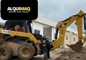 Alquiler de minicargador aditamento brazo excavador - Alquimaq